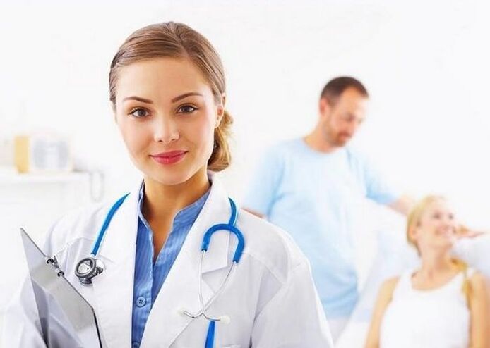 a doctor who treats hip pain